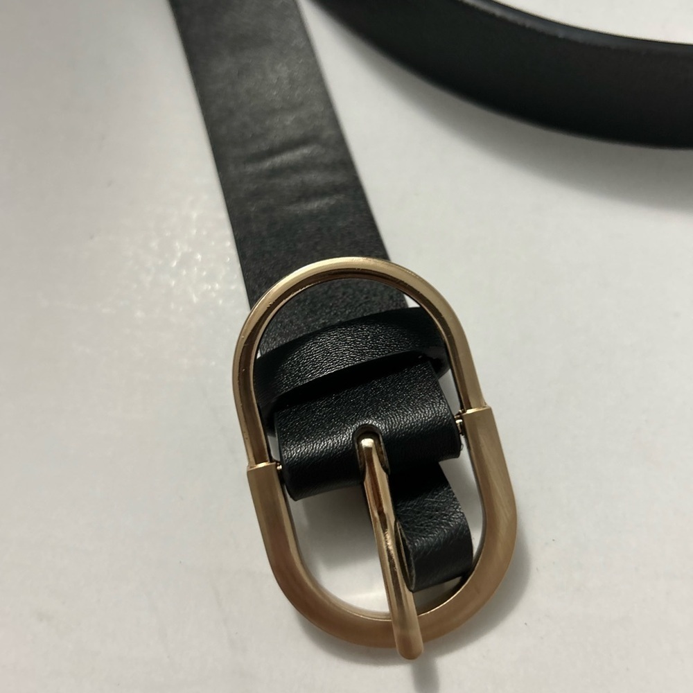 ❤️5 For $20❤️ Women’s Black Belt with Gold Buckle